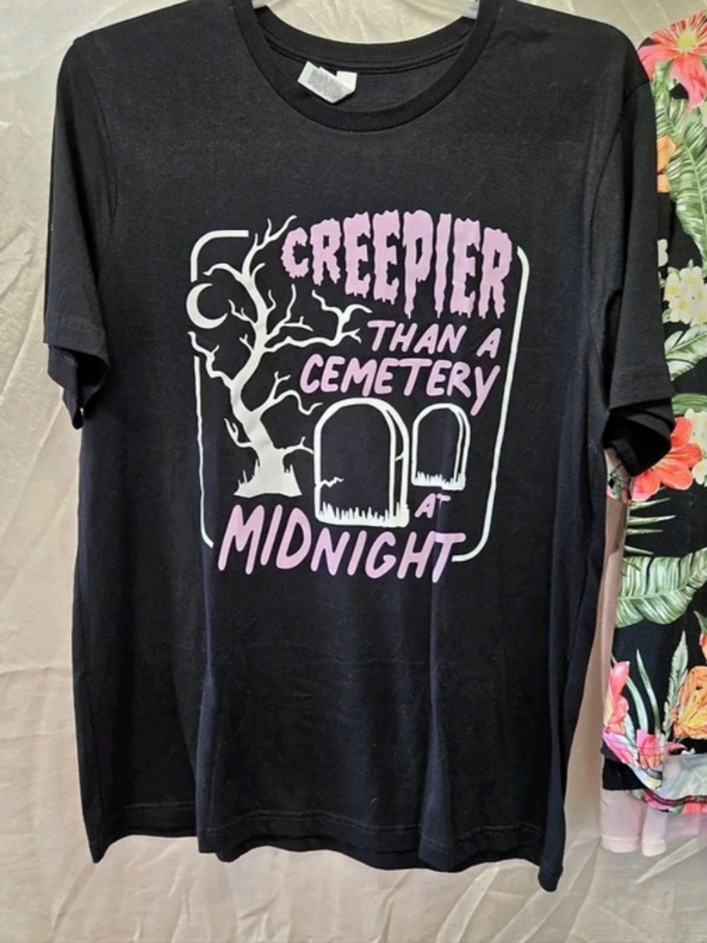 Halloween Humorous Graphic Tee in Black & Purple Size XL Like New